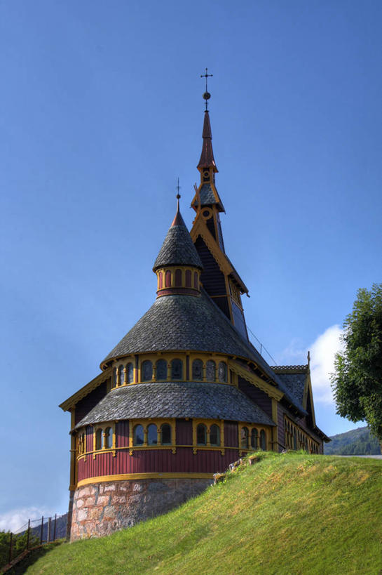 无人,教堂,竖图,室外,白天,山,建筑,挪威,欧洲,尖顶,历史,地标建筑,摄影,宗教,斯堪的纳维亚,北欧,斯堪的那维亚,斯堪的那维亚半岛,斯堪的纳维亚半岛,斯堪狄纳维亚半岛,挪威王国,松恩.菲尤拉讷,松恩.菲尤拉讷郡,彩图