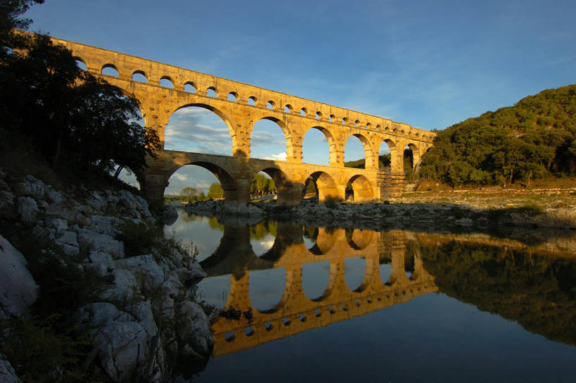 无人,横图,室外,白天,河流,建筑,法国,反射,流水,拱门,桥,沟渠,风景,摄影,宁静,中欧,加德桥,彩图,旅行,鲁西永