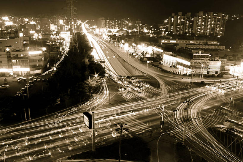 无人,横图,俯视,阶调图片,室外,夜晚,运动模糊,长时间曝光,度假,美景,城市风光,城市,道路,建筑,路,路灯,公路,韩国,景观,路口,交通,光亮,娱乐,享受,休闲,景色,放松,运输,摄影,车灯,尾灯,照亮,照明设备,朝鲜半岛,马路,彩图,单色图片,高角度拍摄,旅行