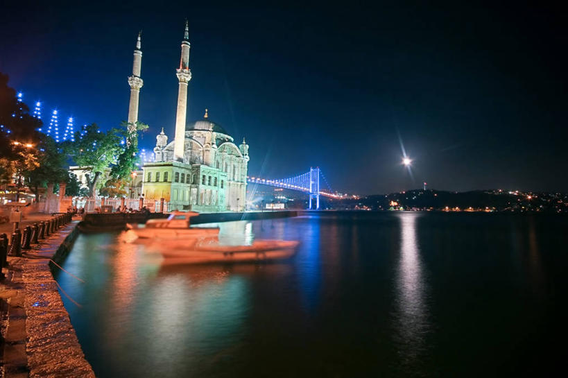无人,码头,横图,室外,夜晚,运动模糊,长时间曝光,度假,海洋,美景,水,天际线,城市风光,城市,港口,建筑,船,欧洲,景观,光亮,娱乐,享受,休闲,景色,放松,摄影,照亮,尖塔,中东,清真寺,伊斯坦布尔,博斯普鲁斯大桥,欧塔廓伊清真寺,海峡,博斯普鲁斯海峡,彩图,旅行,摆渡口,埠头,渡口,渡头,港湾,海港,货运码头,口岸,商港,伊斯坦布尔省