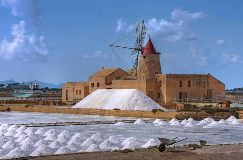 无人,博物馆,农场,横图,室外,白天,采矿业,农业,建筑,风车,意大利,一排,整齐,房屋,排列,摄影,堆,矿产,队列,南欧,矿物,意大利文化,盐矿,农舍,彩图,旅行