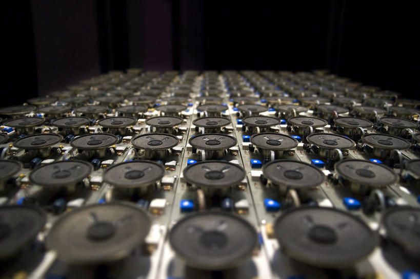 无人,横图,室内,仰视,重复,技术,意大利,一排,许多,丰富,整齐,墙,很多,音乐,喇叭,排列,摄影,队列,南欧,噪声,透视图,放音设备,一致,彩图,低角度拍摄