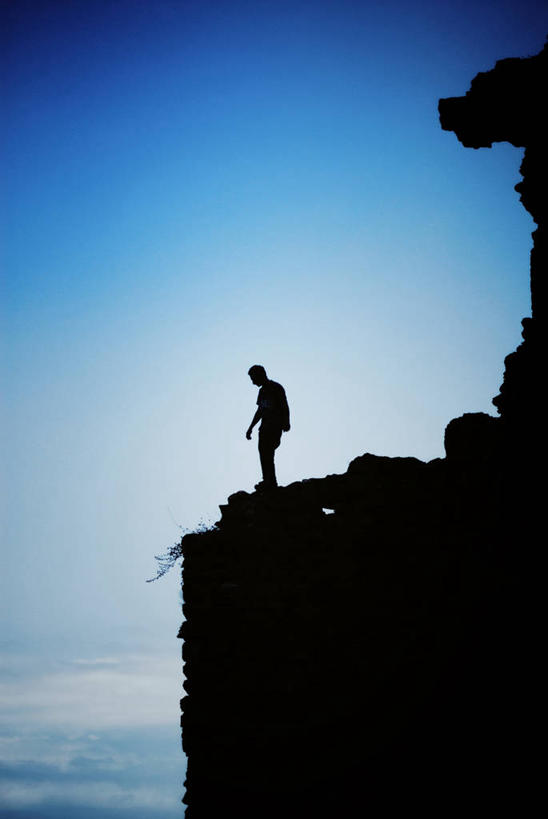 儿童,一个人,站,攀登,竖图,室外,白天,侧面,旅游,度假,纯洁,欧洲,仅一个男性,仅一个人,娱乐,小孩,仅一个小孩,享受,休闲,放松,可爱,童年,童趣,摄影,宗教,中东,岩层,成就,剪影,童真,烂漫,无邪,背包客,伊斯坦布尔,万里无云,尊敬,冒险,天真,男孩,男人,男性,孩子,岩石,休闲活动,彩图,男生,独处,伊斯坦布尔省