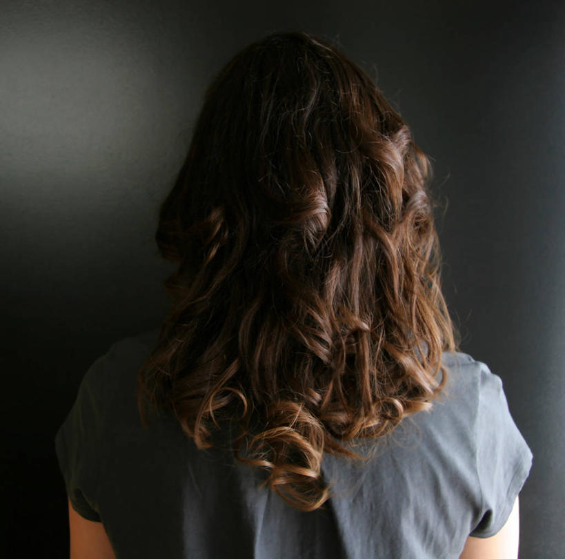 成年人,脸,头,脸颊,一个人,站,横图,神秘,加拿大,仅一个年轻女性,仅一个女性,仅一个人,黑色背景,T恤,休闲装,肩膀,背面,摄影,卡尔加里,想法,亚伯达,年轻女性,女人,女性,年轻人,头部,长发,脸部,脸蛋,面部,彩图,影棚拍摄,暗调