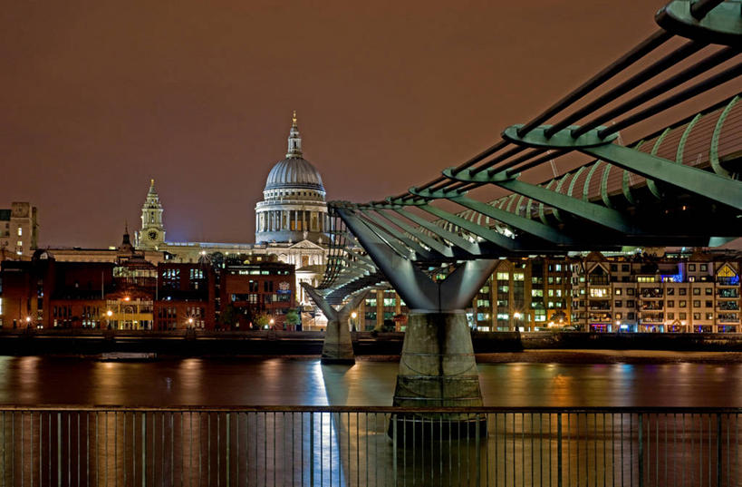 无人,栏杆,横图,室外,天际线,建筑,英国,反射,首都,联系,圣保罗大教堂,泰晤士河,黄昏,摄影,照亮,圆顶建筑,英国文化,伦敦千禧桥,彩图,旅行