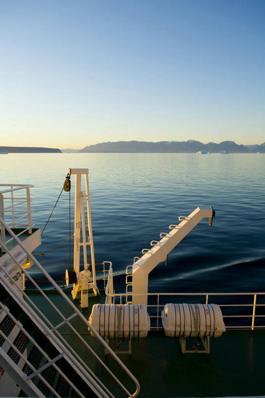 无人,竖图,室外,白天,海洋,船,地平线,辽阔,地面,台阶,广阔,运输,摄影,一望无际,部分,北美,客船,延伸,万里无云,格陵兰,天地相交,无边无际,一马平川,控制杆,彩图