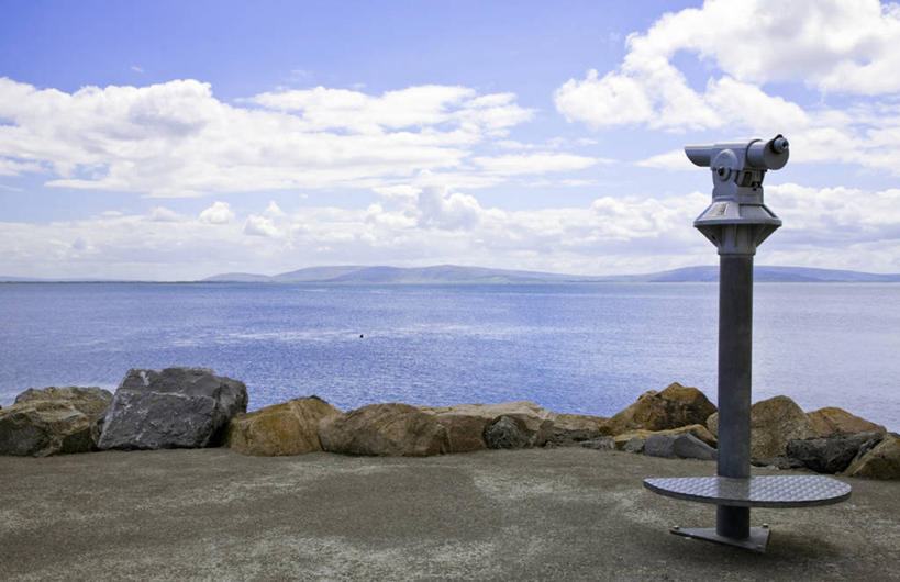 无人,横图,室外,白天,探险,仪器,科技,海洋,爱尔兰,眺望,检查,研究,反射,分析,科学,望远镜,水平线,云,风景,地标建筑,观察,清晰,探索,摄影,放大,观看,宁静,仔细,科研,科学技术,瞭望,聚焦,关注,远视镜,瞭望镜,光学,清楚,彩图,投币式望远镜,光学仪器,千里镜,独处,爱尔兰文化