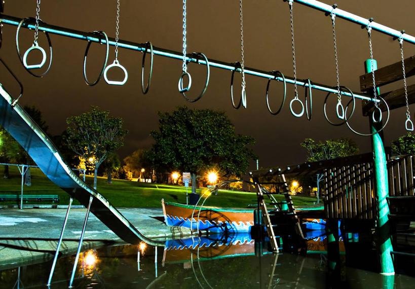 无人,公园,横图,室外,夜晚,吊环,雨,城市,游乐场,美国,滑梯,童年,摄影,照亮,攀登架,加利福尼亚,旧金山,休闲活动,彩图