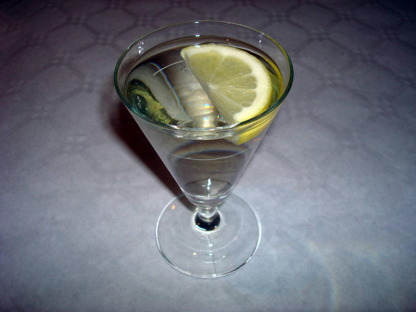 无人,横图,室内,特写,白天,桌子,柠檬,德国,透明,汉堡,开胃酒,饮食,桌布,饮料,一个,摄影,单个,清新,玻璃杯,彩图