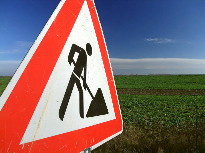 无人,横图,室外,特写,白天,美景,德国,地平线,地形,景观,田地,辽阔,地面,首都,柏林,自然,广阔,景色,运输,摄影,一望无际,挖掘,自然风光,延伸,交通标志,天地相交,无边无际,一马平川,危险,彩图,道路工程