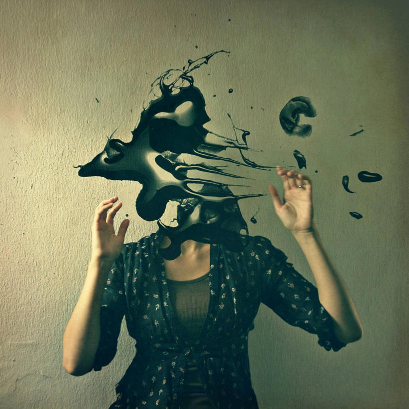 成年人,一个人,举,方图,正面,西班牙,仅一个年轻女性,仅一个女性,仅一个人,服装,艺术,墨水,衣服,托,摄影,服饰,奋斗,点状,衣着,穿着,文学,问题,喷溅,计算机制图,衣饰,年轻女性,女人,女性,年轻人,举起,举手,举着,向上举,向上伸,向上托,半身,彩图,影棚拍摄,混沌,超现实主义,流派,艺术流派