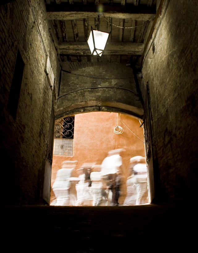 竖图,白天,运动模糊,建筑,意大利,大门,灯,摄影,步行,彩图