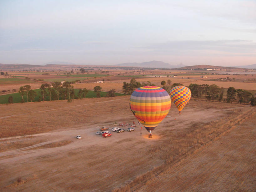 无人,横图,俯视,室外,白天,墨西哥,起飞,地形,陆地,山谷,树,两个,风景,热气球,运输,摄影,宁静,拉丁美洲,克雷塔罗州,彩图,高角度拍摄