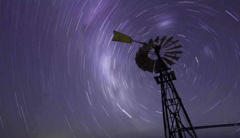 无人,横图,室外,夜晚,运动模糊,长时间曝光,仰视,建筑业,农业,风车,澳大利亚,风力,一个,摄影,单个,照亮,南澳大利亚,彩图,低角度拍摄