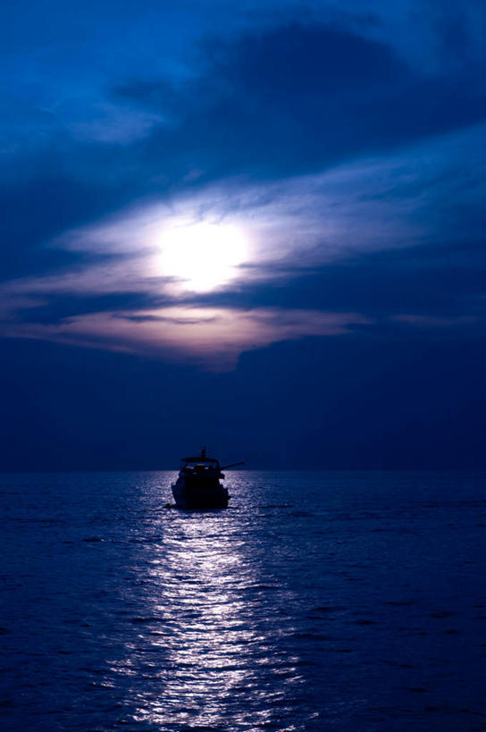 无人,竖图,室外,白天,海洋,日落,船,泰国,漂浮,反射,地形,水平线,云,一个,风景,自然,运输,摄影,单个,宁静,玛雅湾,甲米,彩图