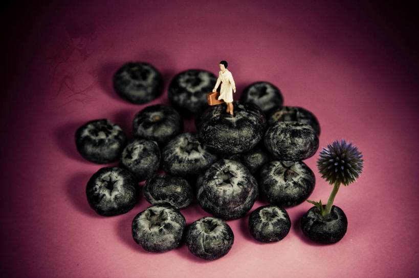 无人,站,横图,制服,神秘,棕榈树,浆果,雕塑,许多,紫色背景,艺术,装饰,雕刻,雕像,公文包,很多,拿着,衣服,工艺品,摄影,纪念,堆,军人,美术,军装,主题,军服,比例,陈列,计算机制图,功能,美学,彩图,晕影