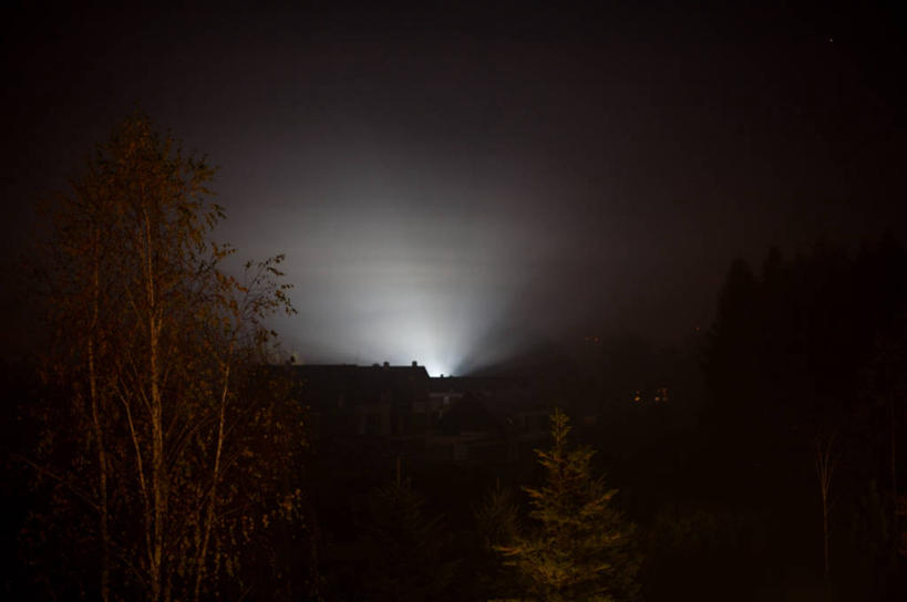 无人,横图,室外,夜晚,美景,光束,房屋,光,景观,自然,景色,摄影,怪异,自然风光,落叶树,克拉科夫,想法,彩图