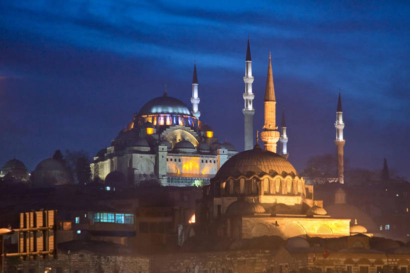无人,横图,室外,夜晚,城市,建筑,欧洲,历史,摄影,宗教,照亮,尖塔,圆顶建筑,清真寺,伊斯坦布尔,苏雷曼尼亚清真寺,苏莱曼尼耶清真寺,彩图