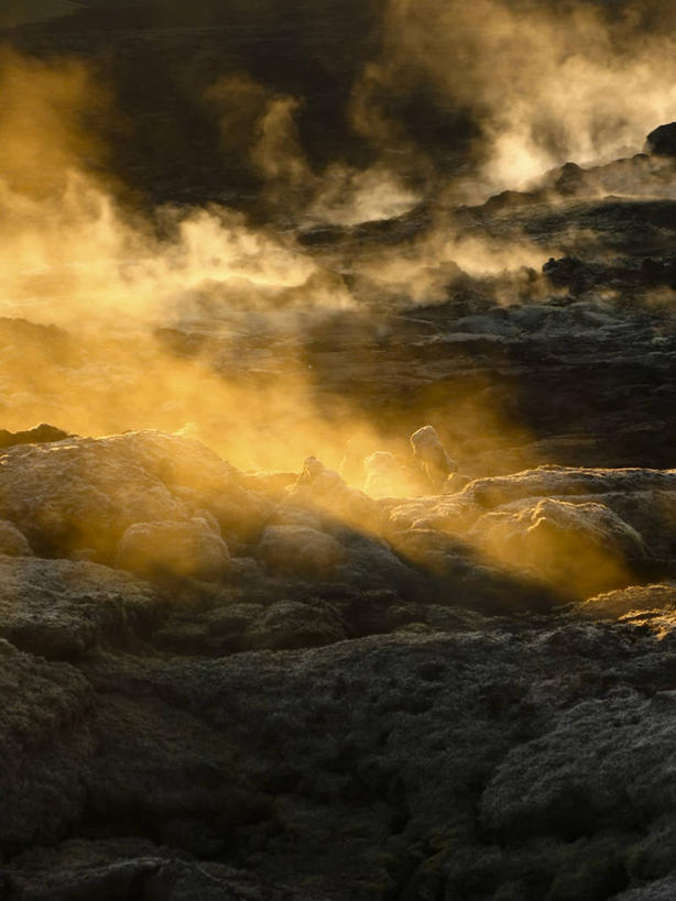 无人,竖图,室外,夜晚,美景,蒸汽,地形,景观,自然灾害,自然,景色,熔岩,摄影,宁静,自然风光,毁灭,爆发,危险,彩图