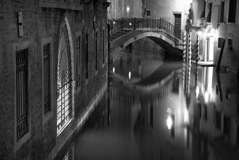 无人,横图,黑白,室外,夜晚,建筑,威尼斯,反射,拱桥,摄影,宁静,运河,照亮,意大利文化