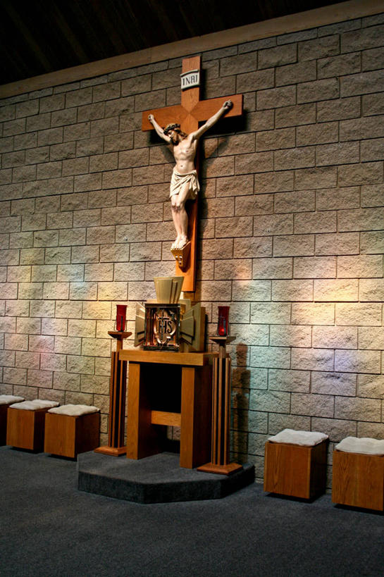 无人,教堂,竖图,室内,白天,雕塑,美国,节日,标志,符号,墙,文化,标识,祈祷,健康,许愿,摄影,宗教,信仰,纪念,祈求,基督,基督教,天主教,加利福尼亚,耶稣,救世主,性别符号,基利斯督,弥赛亚,默西亚,平安,彩图,男性符号