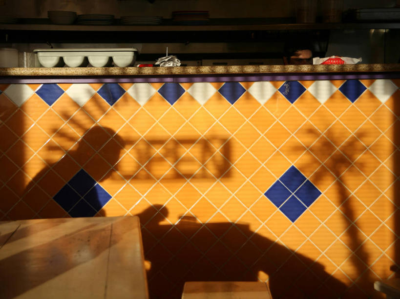 成年人,无人,坐,吃,横图,室内,白天,美国,瓷砖,饮食,摄影,英文字母,西雅图,彩图,餐馆