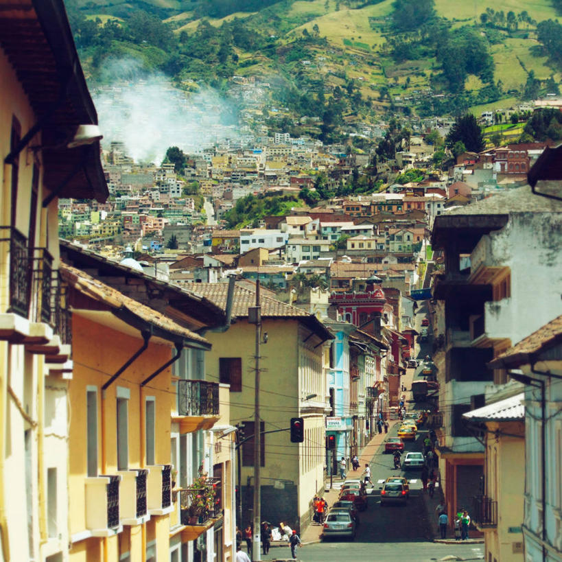 方图,室外,白天,山,城市,建筑,街道,汽车,厄瓜多尔,云,人行道,首都,摄影,住房,基多,彩图