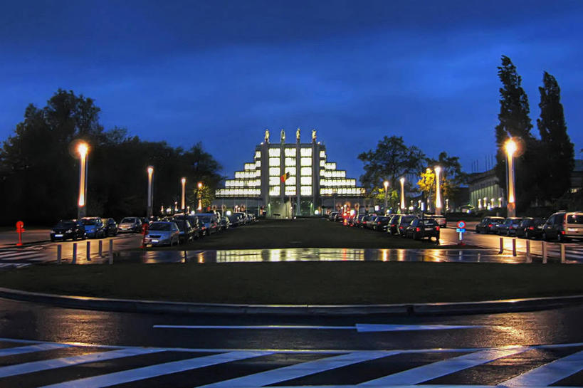 无人,横图,室外,夜晚,建筑,汽车,比利时,首都,天空,摄影,停止,剪影,暂停,停滞,布鲁塞尔,斑马线,彩图