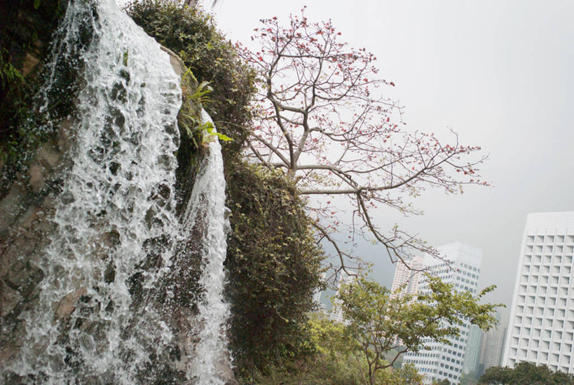 无人,公园,横图,室外,白天,瀑布,城市,建筑,摩天大楼,香港,树,自然,摄影,反差,彩图