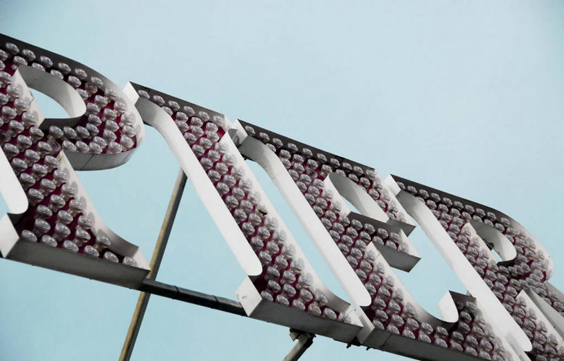 无人,码头,横图,室外,特写,白天,仰视,霓虹灯,英国,欧洲,标志,单词,英格兰,天空,摄影,英文字母,部分,电灯泡,西欧,大不列颠,大不列颠及北爱尔兰联合王国,大不列颠及爱尔兰联合王国,萨塞克斯,萨塞克斯郡,苏塞克斯,东萨塞克斯郡,彩图,低角度拍摄,大不列颠王国,大英帝国,联合王国,日不落帝国,布赖顿