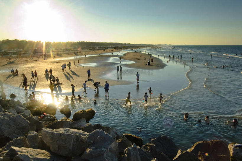 游泳,站,横图,室外,旅游,海洋,美景,日落,墨西哥,行人,游客,游人,沙子,景观,许多人,路人,旅客,天空,自然,黄昏,一群人,景色,摄影,北美,北美洲,拉丁美洲,岩层,自然风光,美洲,北亚美利加洲,亚美利加洲,墨西哥合众国,仙人掌王国,塔毛利帕斯,塔毛利帕斯州,过客,海滩,岩石,彩图,坦皮科