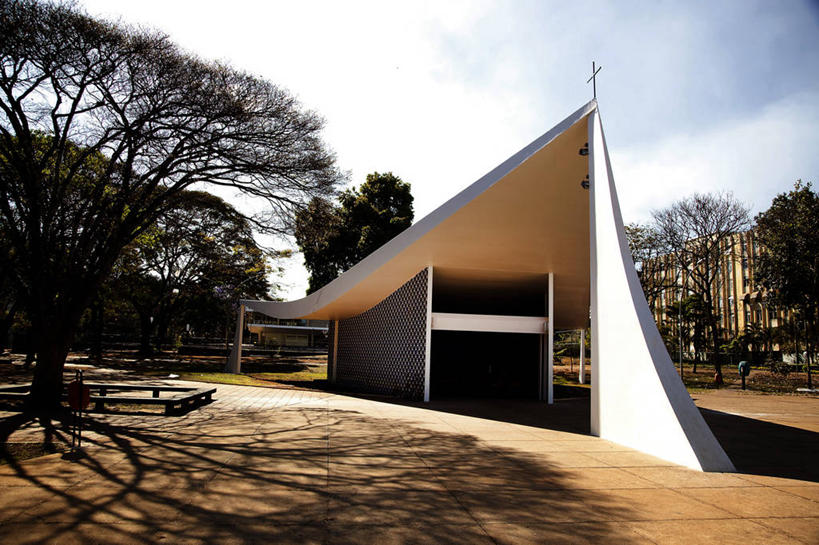 无人,教堂,横图,室外,白天,建筑,巴西,节日,首都,文化,现代,树,祈祷,健康,南美,许愿,摄影,宗教,信仰,纪念,祈求,南美洲,基督教,拉丁美洲,天主教,美洲,巴西联邦共和国,首府,亚美利加洲,南亚美利加洲,联邦区,巴西利亚,巴西里亚,巴西文化,平安,彩图