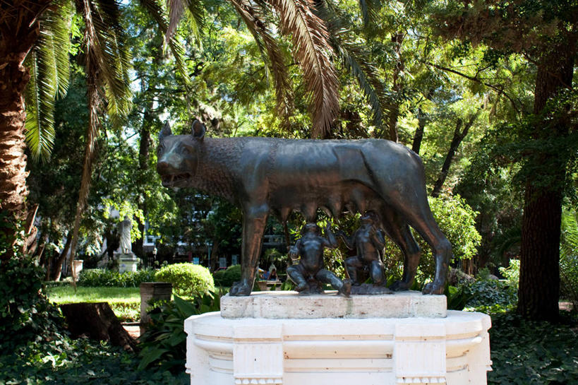 植物园,横图,室外,白天,树林,雕塑,阿根廷,神话,哺乳,雕像,艺术品,首都,历史,树,绿色,地标建筑,南美,摄影,拉丁美洲,底座,意大利文化,布宜诺斯艾利斯,彩图,传统文化,过去