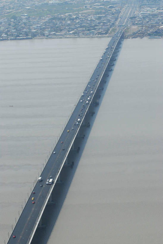 无人,竖图,俯视,航拍,室外,白天,正面,度假,河流,美景,水,城市风光,城市,汽车,海岸线,河岸,景观,桥,交通,娱乐,水泥,风景,享受,休闲,景色,放松,运输,摄影,鸟瞰,里约热内卢,瓜亚基尔,彩图,高角度拍摄