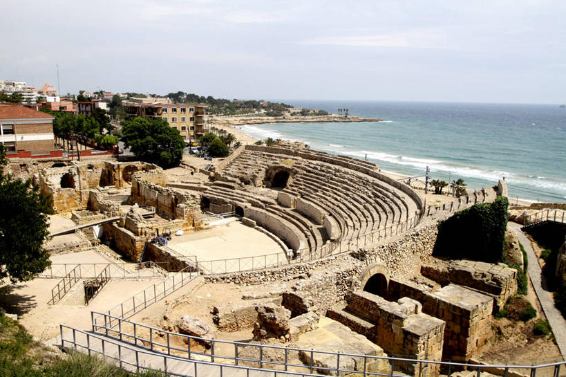 无人,马戏团,横图,俯视,室外,白天,留白,建筑业,海洋,太阳,建筑,日光,西班牙,地形,历史,夏天,摄影,加泰隆尼亚,勇士,圆形剧场,塔拉戈纳省,海滩,彩图,高角度拍摄,传统文化