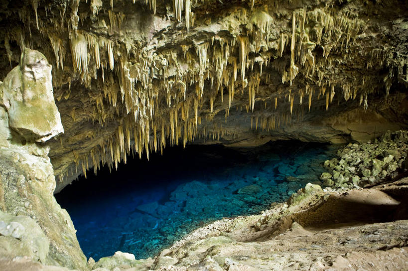 无人,横图,室外,白天,湖,美景,水,巴西,反射,景观,历史,自然,景色,南美,摄影,洞穴,宁静,环境,南美洲,拉丁美洲,岩层,自然风光,美洲,沉积岩,钟乳石,巴西联邦共和国,亚美利加洲,南亚美利加洲,石灰石,南马托格罗索,南马托格罗索州,石笋,地质学,自然地理,岩石,彩图