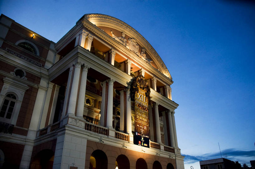 无人,横图,室外,白天,仰视,建筑,柱子,歌剧院,光亮,音乐,天空,黄昏,摄影,照亮,万里无云,歌剧,会堂,彩图,低角度拍摄,旅行