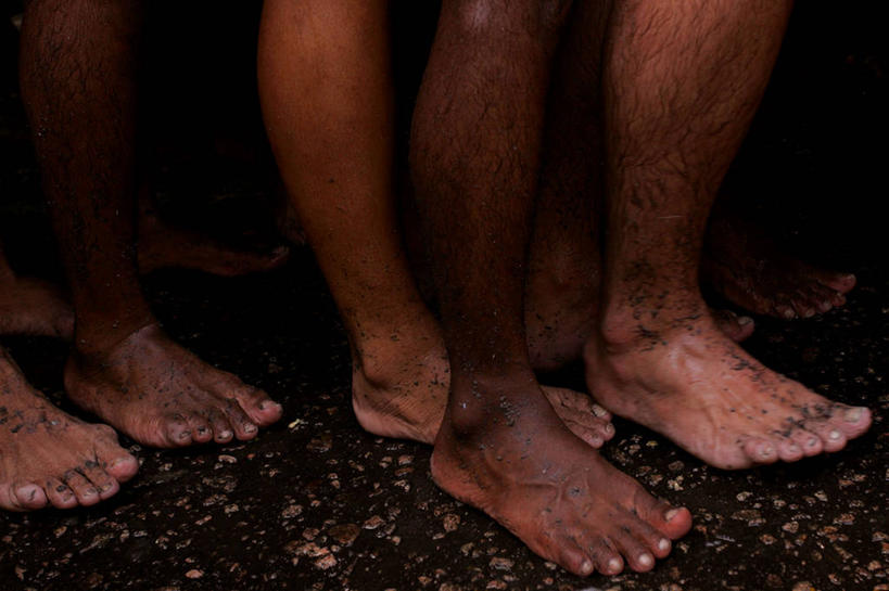 腿,站,横图,室外,白天,巴西,一排,整齐,排列,赤脚,南美,人体,摄影,宗教,南美洲,拉丁美洲,队列,美洲,游行,巴西联邦共和国,亚美利加洲,南亚美利加洲,四肢,帕拉,帕拉州,圣人,彩图,传统文化