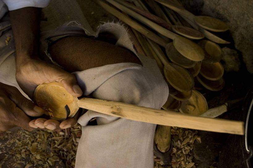 手,一个人,横图,巴西,许多,木制,勺子,很多,拿着,木制品,调羹,汤匙,南美,个性,人体,摄影,部分,米纳斯吉拉斯州,技能,美术工艺,彩图