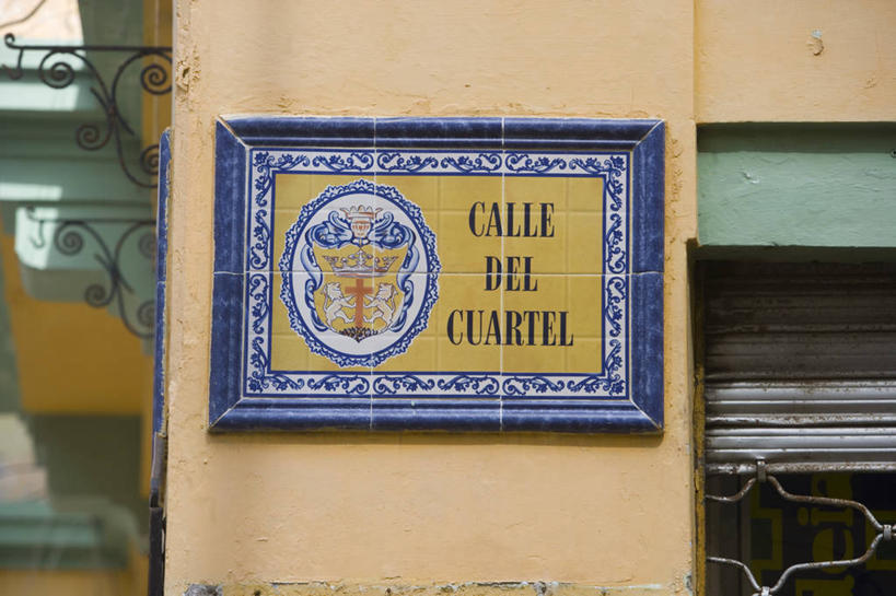 无人,横图,室外,特写,白天,通讯,技术,建筑,哥伦比亚,吊挂,悬挂,文字,墙,挂,设备,施工,交通工具,机械,南美,摄影,指导,英文字母,工程,载具,卡塔赫纳,工作车,施工车,想法,彩图,旅行,建筑结构