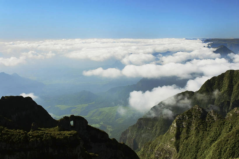 无人,横图,竖图,俯视,室外,白天,美景,山,山脉,雾,巴西,佛得角,地平线,景观,辽阔,地面,风景,天空,自然,广阔,景色,南美,摄影,宁静,一望无际,环境,自然风光,延伸,万里无云,天地相交,圣卡塔琳娜,无边无际,一马平川,彩图,高角度拍摄,旅行