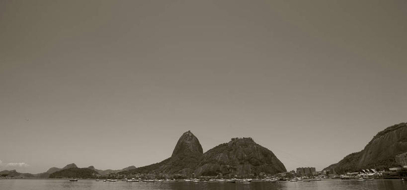 无人,横图,全景,黑白,室外,白天,留白,海洋,美景,山,水,船,巴西,景观,山顶,风景,天空,自然,地标建筑,景色,南美,运输,摄影,宁静,环境,自然风光,里约热内卢,万里无云,里约热内卢州,甜面包山,彩图,旅行