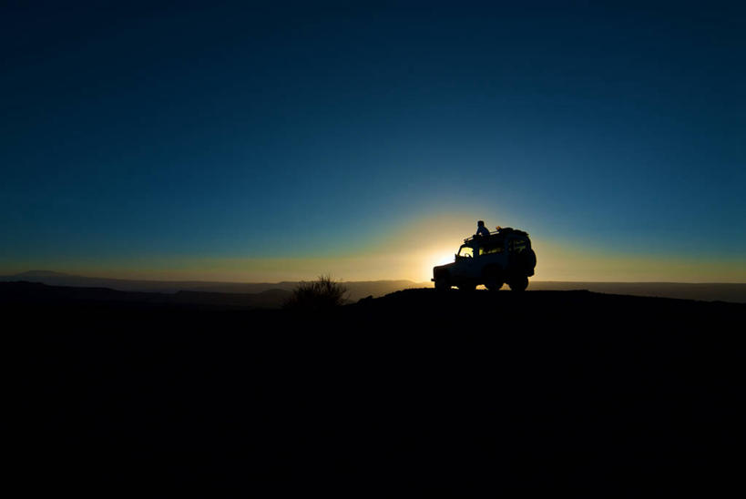 无人,横图,室外,旅途,汽车,天空,黄昏,运输,摄影,剪影,逆光,四驱车,万里无云,冒险,彩图,旅行
