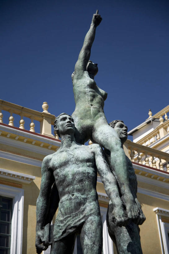 无人,竖图,室外,白天,仰视,建筑,雕塑,墨西哥,标志,雕像,符号,历史,标识,天空,地标建筑,摄影,拉丁美洲,万里无云,性别符号,墨西哥文化,彩图,低角度拍摄,旅行,男性符号,传统文化,墨西哥州,过去