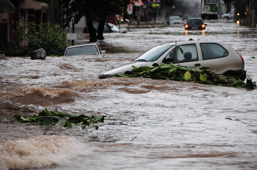 无人,横图,室外,白天,城市,道路,路,公路,汽车,流水,交通,天气,运输,摄影,问题,圣保罗,马路,彩图,水灾