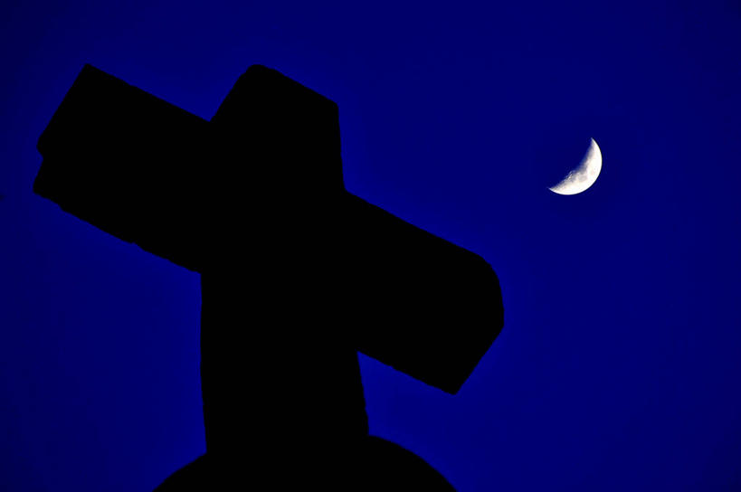 无人,横图,室外,夜晚,仰视,墨西哥,十字架,月亮,月光,天空,模型,摄影,宁静,明亮,基督教,拉丁美洲,手艺,剪影,皎洁,彩图,低角度拍摄