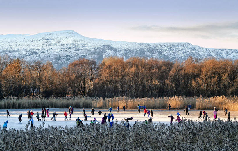 横图,室外,山,挪威,欧洲,朦胧,模糊,冬天,冰球,黎明,许多人,树,自然,一群人,摄影,享乐,斯堪的纳维亚,北欧,斯堪的那维亚,斯堪的那维亚半岛,斯堪的纳维亚半岛,冬季运动,挪威王国,冰球场,默勒.鲁姆斯达尔,默勒.鲁姆斯达尔郡,休闲活动,彩图