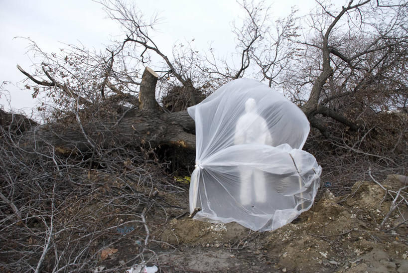 一个人,站,横图,室外,白天,美国,半透明,朦胧,模糊,帐篷,背面,天空,自然,摄影,保护,伊利诺斯州,芝加哥市,彩图,独处