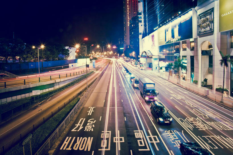 无人,横图,室外,夜晚,长时间曝光,建筑,路,路灯,汽车,照明,香港,路标,交通,首都,堤道,车,灯,灯具,交通工具,运输,摄影,尾灯,迅速,照亮,照明设备,载具,前照灯,前大灯,铜锣湾,车前灯,彩图