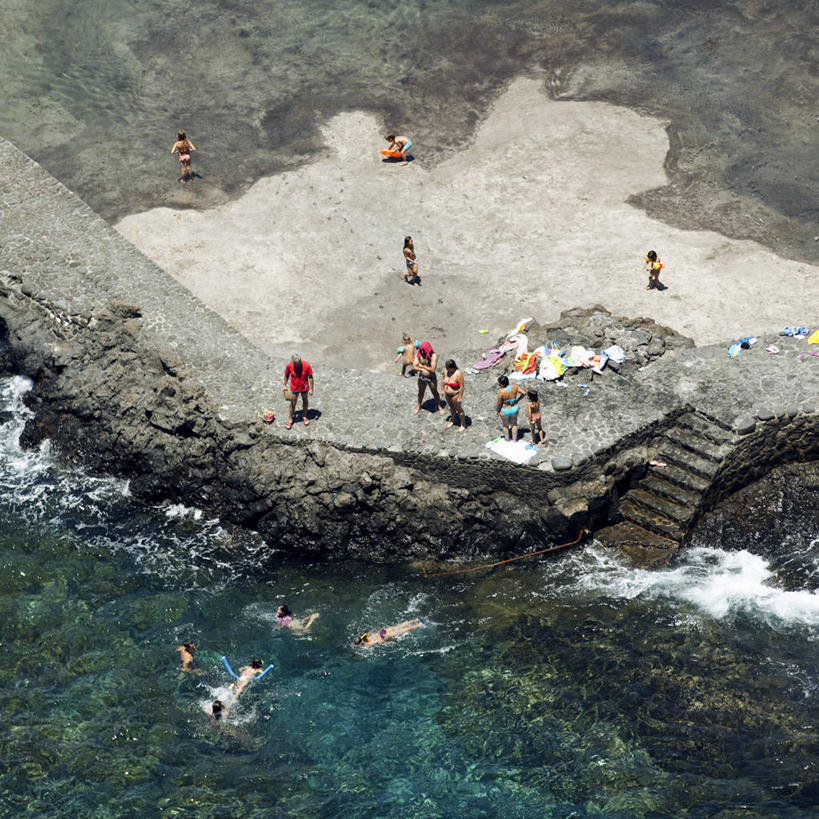 游泳,站,方图,俯视,航拍,白天,泳装,友谊,海浪,西班牙,台阶,波浪,乐趣,摄影,享乐,鸟瞰,加那利群岛,耶罗岛,大西洋群岛,死水,岩石,休闲活动,彩图,高角度拍摄,欢乐